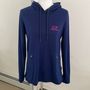 Vineyard vines performance Hoodie size medium.